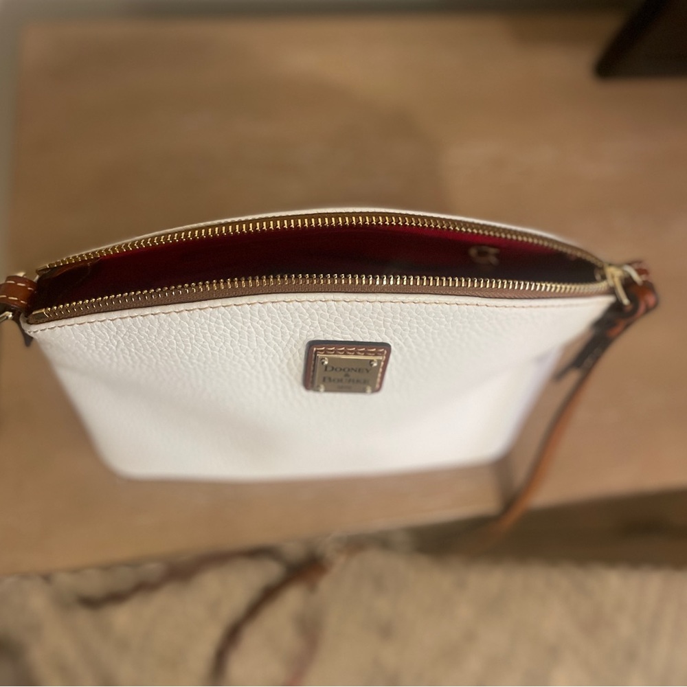 New. Never used. Dooney & Bourke Pebble Grain Suki Crossbody Shoulder Bag White - Picture 9 of 10